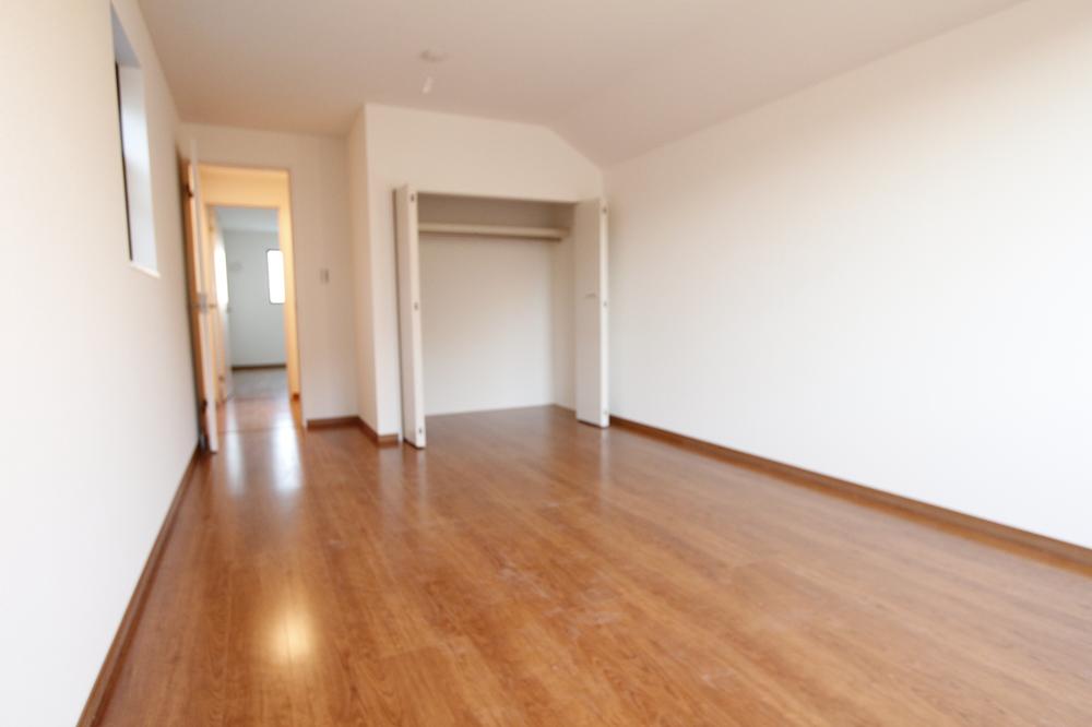 Same specifications photos (Other introspection). Example of construction room