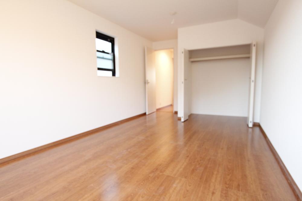 Same specifications photos (Other introspection). Example of construction room