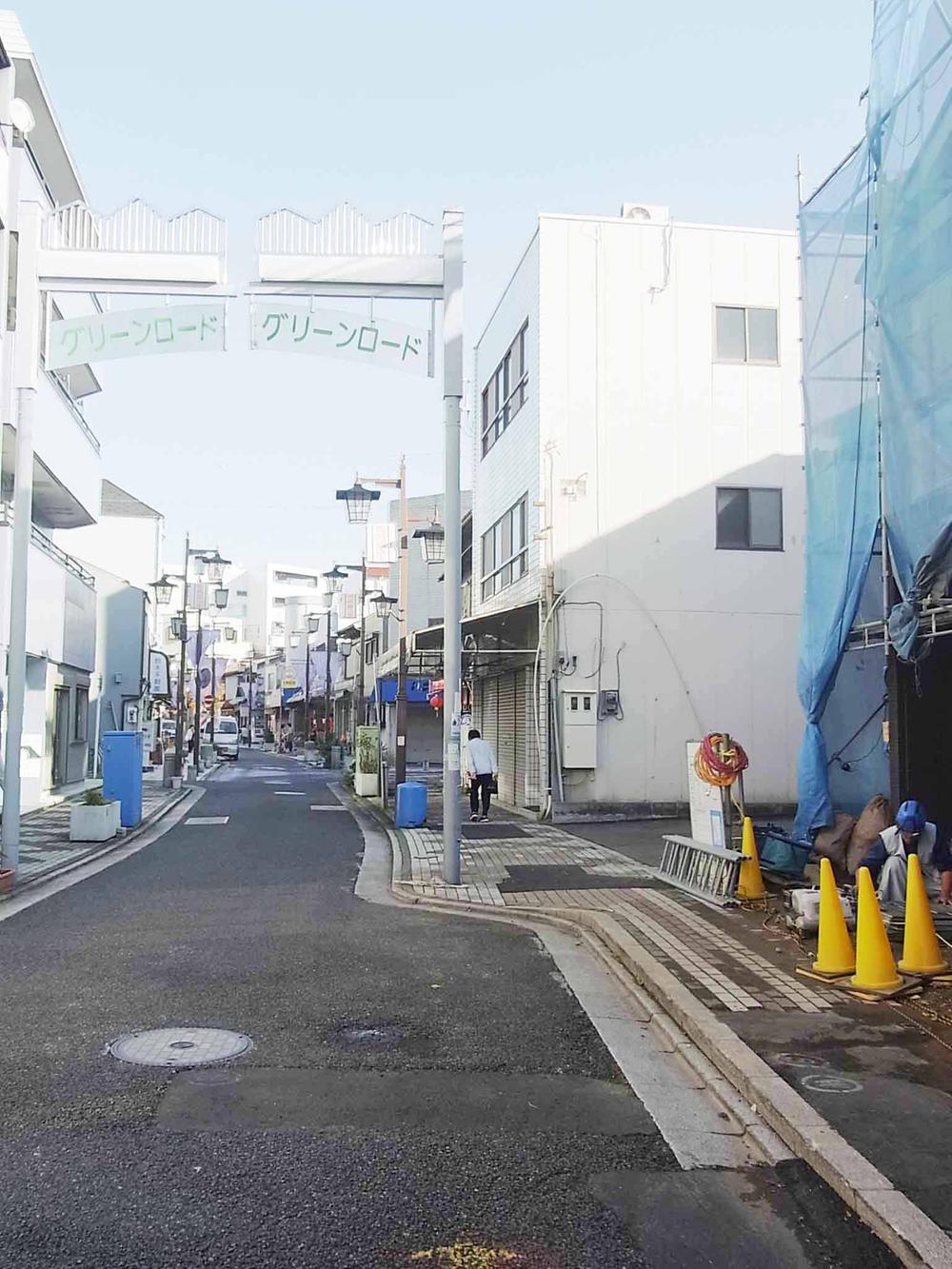 Local photos, including front road. Local (11 May 2013) Shooting