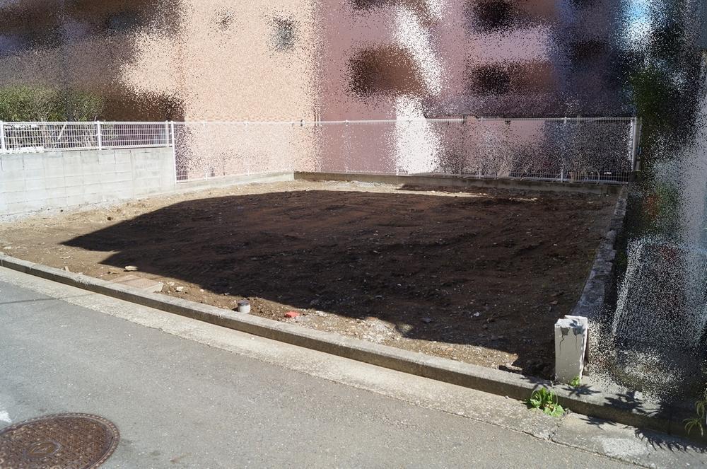 Local appearance photo. Local (10 May 2013) Shooting