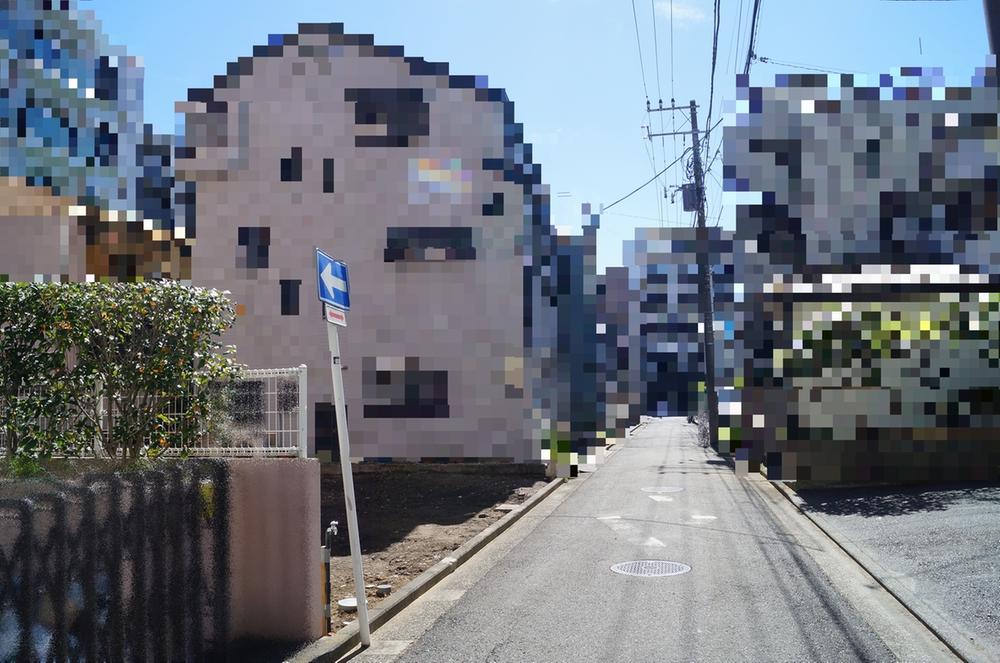 Local photos, including front road. Local (10 May 2013) Shooting