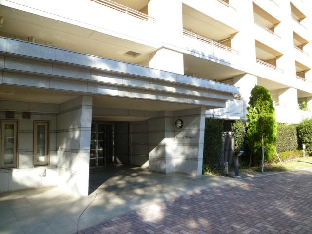 Entrance. Common areas