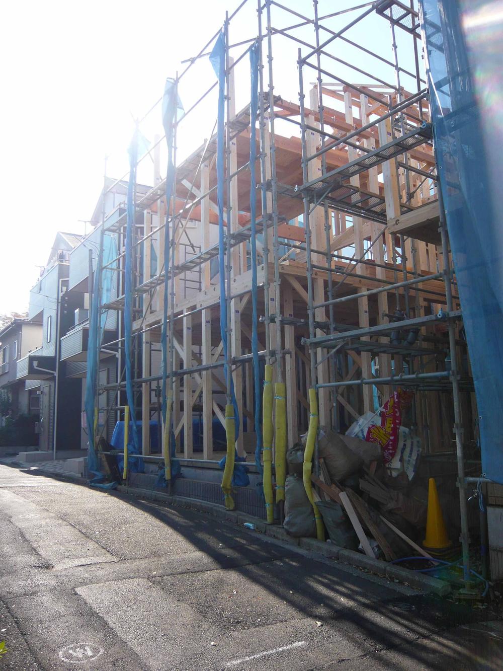 Local appearance photo. Local (11 May 2013) Shooting