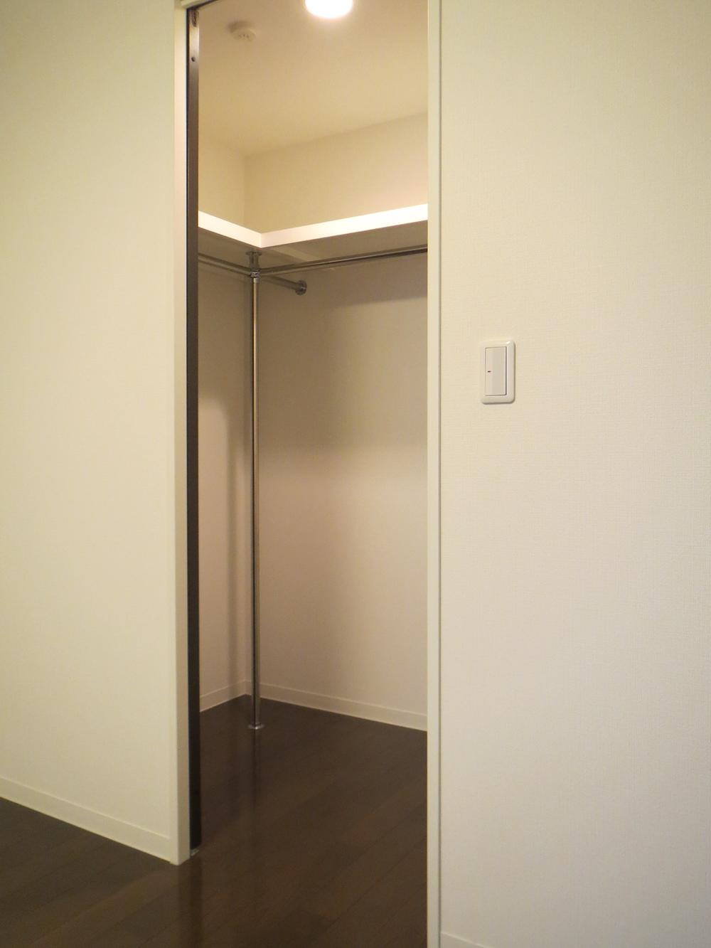 Receipt. Walk-in closet