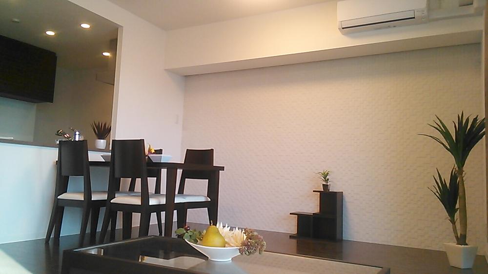 Living. Furniture in harmony with the room