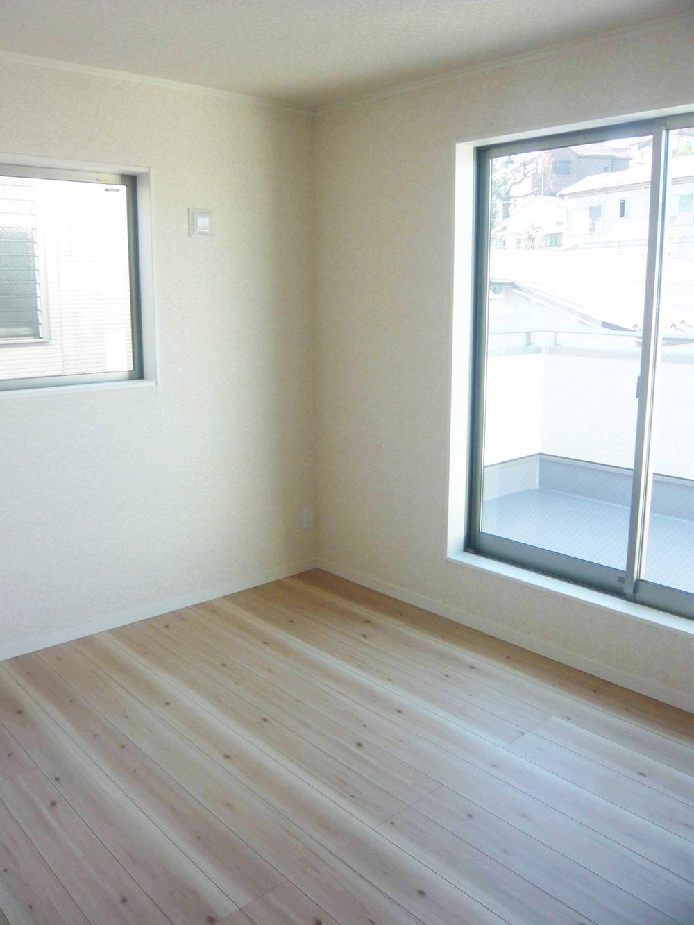 Non-living room. Indoor (12 May 2013) Shooting