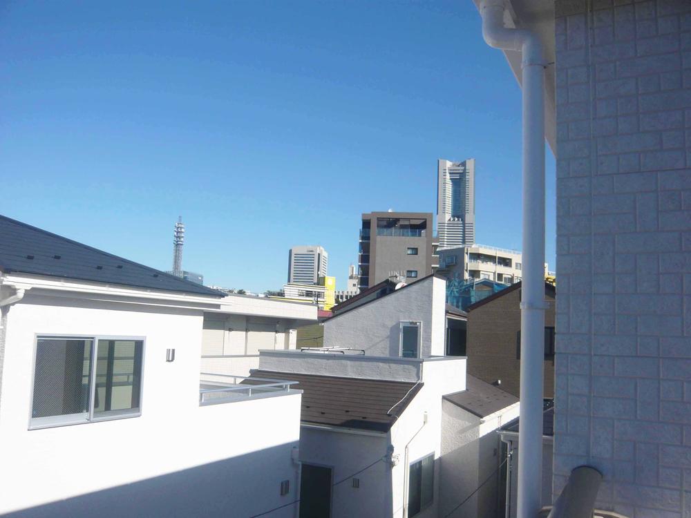 View photos from the dwelling unit. View from the site (December 2013) Shooting