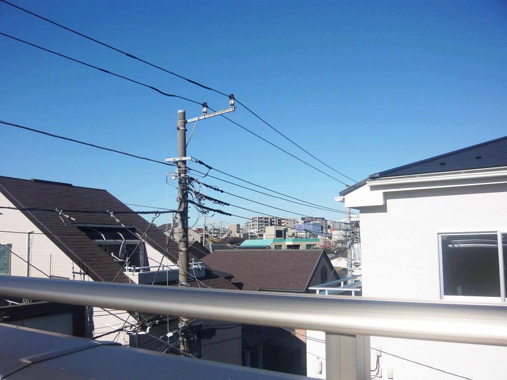 View photos from the dwelling unit. View from the site (December 2013) Shooting