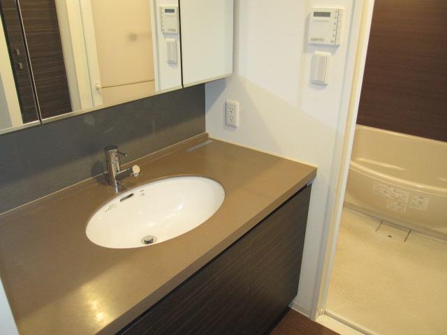 Wash basin, toilet