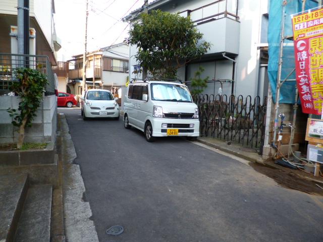 Local photos, including front road. Local (11 May 2013) Shooting