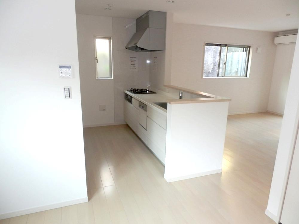 Kitchen. 2013 / 11 / 16 shooting Living + kitchen photo