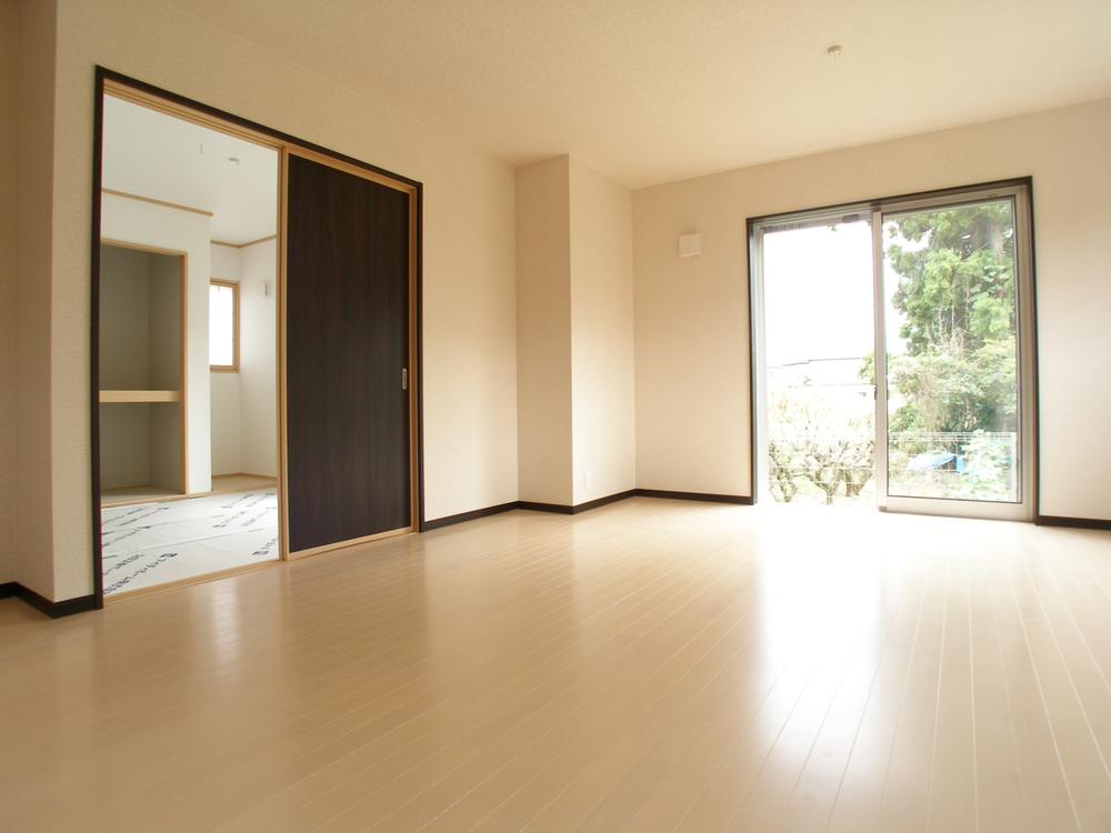 Same specifications photos (living). ( Building) same specification