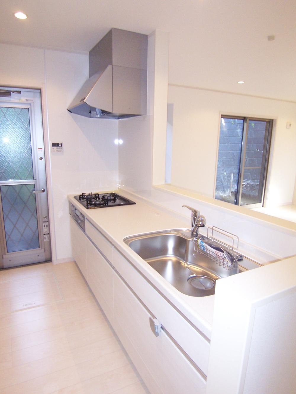 Kitchen. Indoor (12 May 2013) Shooting