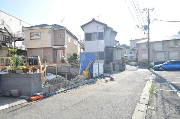 Local photos, including front road. Local, including front road