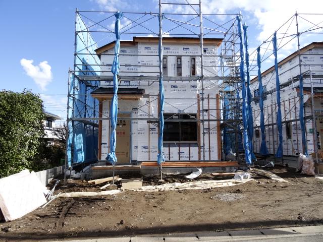 Local appearance photo. Until the block is the one section. We also separated by more than 1m adjacent land