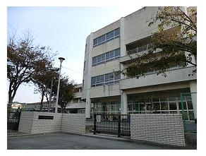 Junior high school. 676m until Iijima junior high school