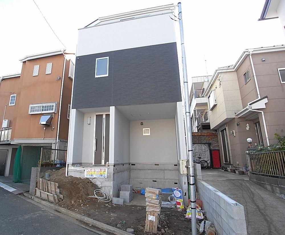 Local appearance photo. Was building completed. Please take a look because the room is surprisingly good day. Local (12 May 2013) Shooting