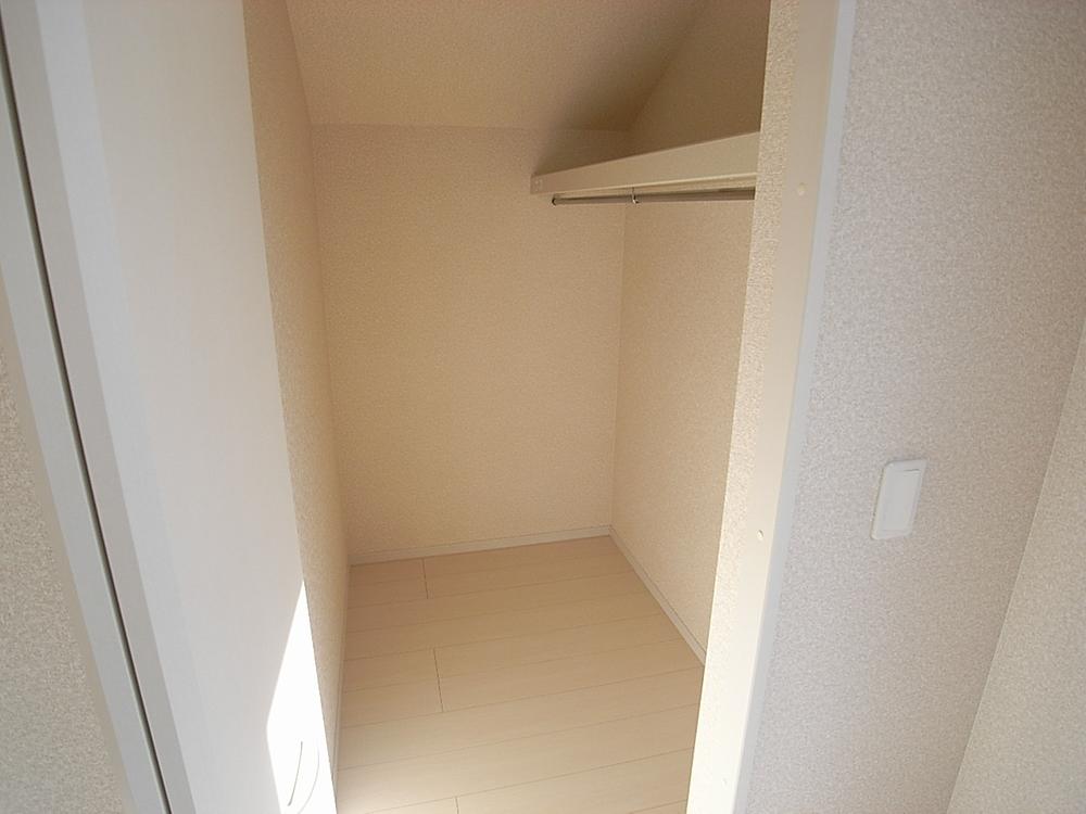 Receipt. It is very convenient because there is a walk-in closet. 