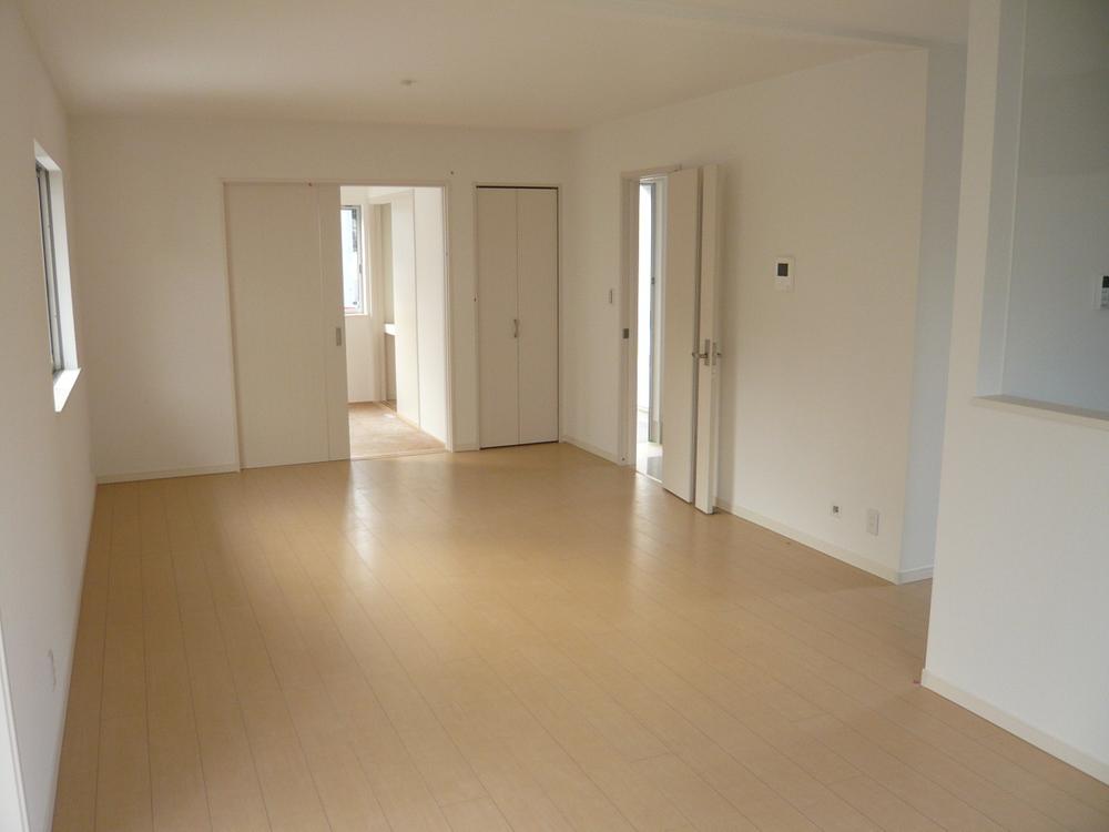 Same specifications photos (living). Very spacious living due to high-quality interior.