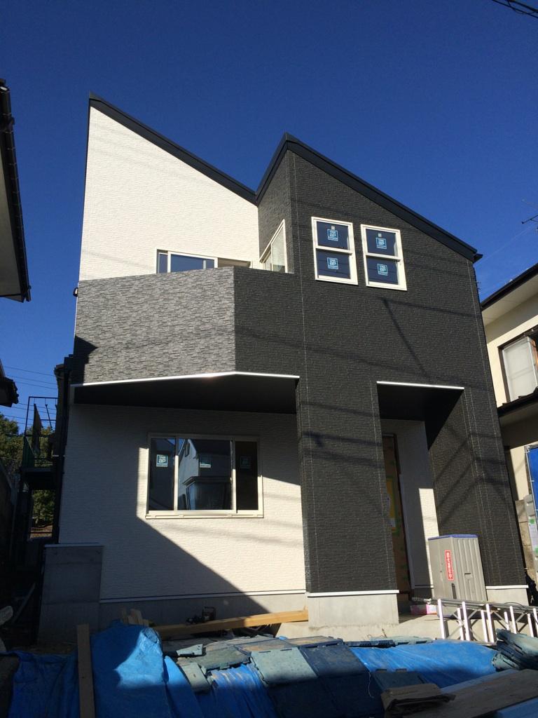 Local appearance photo. Local (12 May 2013) Shooting