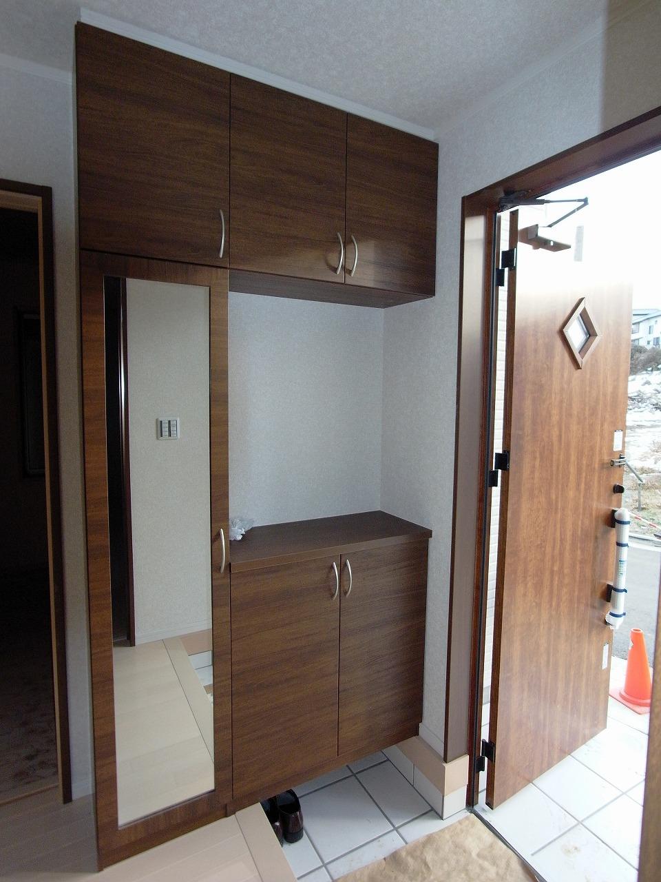 Entrance. Entrance ・ Same specifications