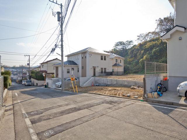 Local photos, including front road. Local (12 May 2013) Shooting