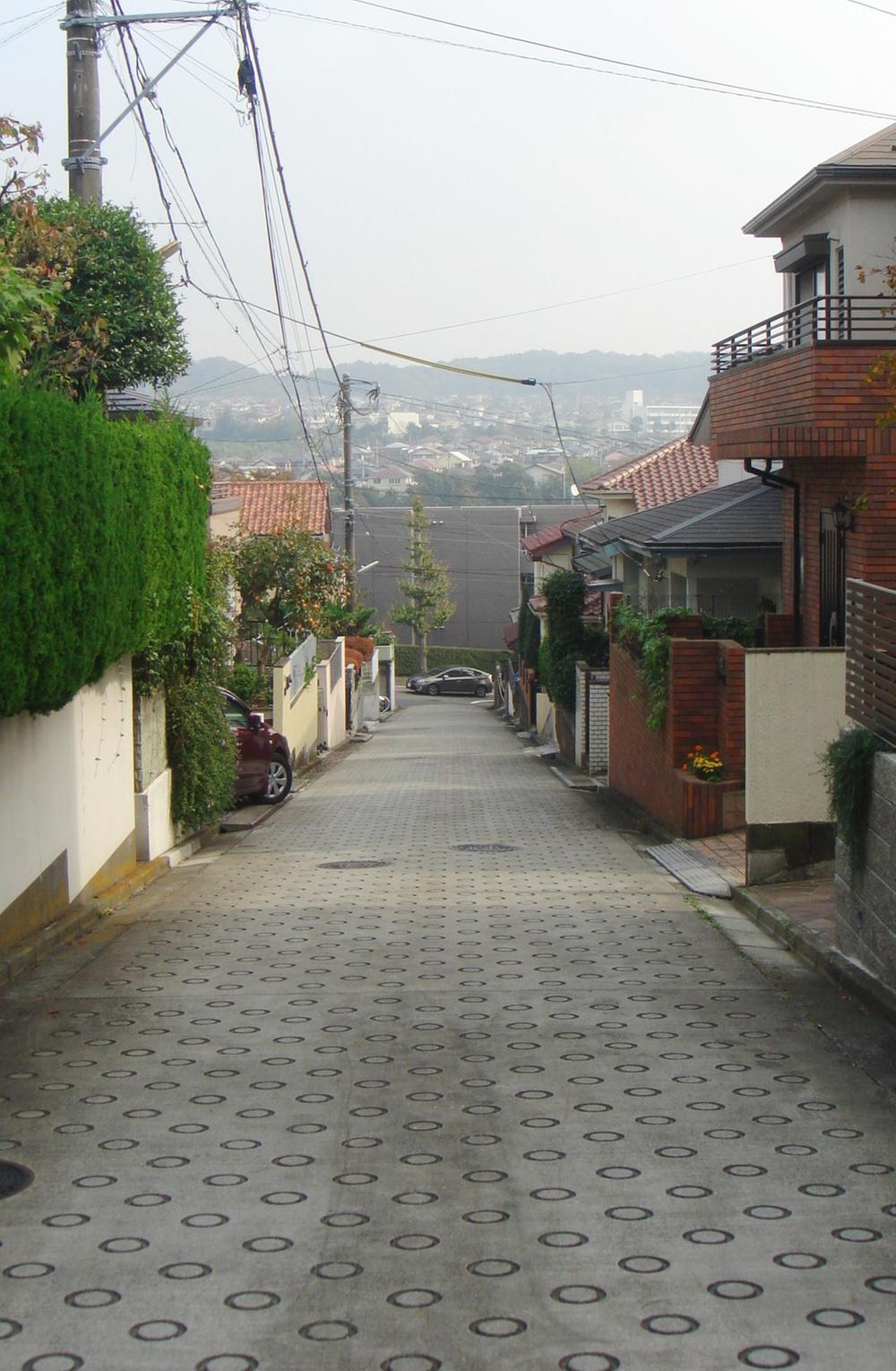 Local photos, including front road. Local front road (November 2013) Shooting