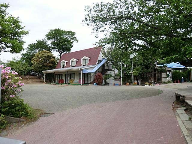 kindergarten ・ Nursery. In the 609m this zoo to Iijima kindergarten, Ya play in nature, We have the education policy for the next thing through the mind and body together activities.