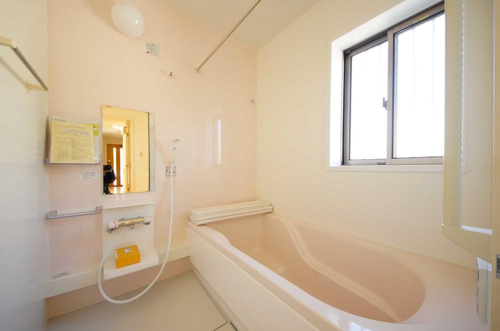 Bathroom. Indoor (12 May 2013) Shooting, This is a system bus with a bathroom ventilation dryer.