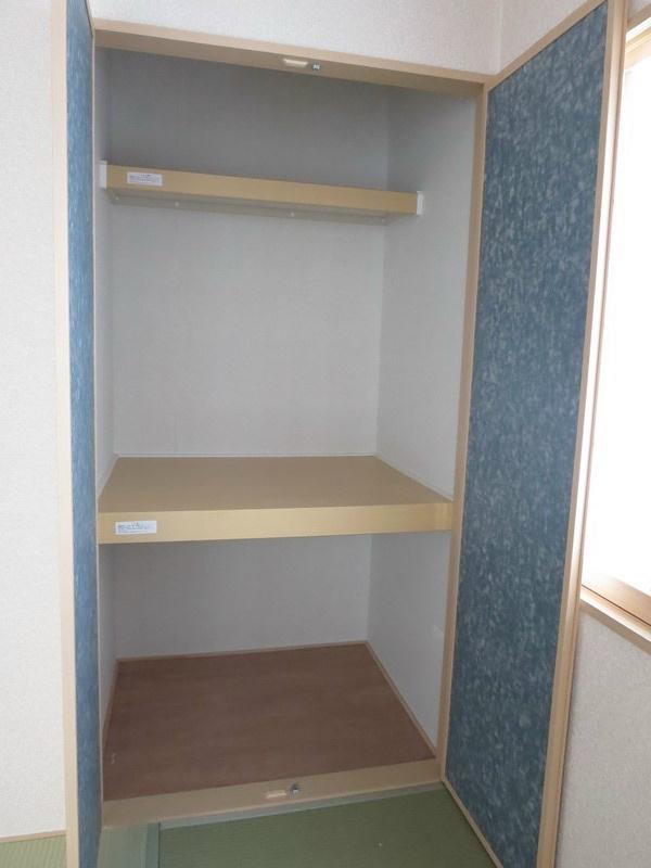 Same specifications photos (Other introspection). Housing construction cases