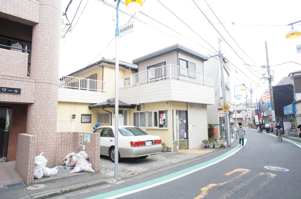 Local photos, including front road. Local (July 2013) Shooting