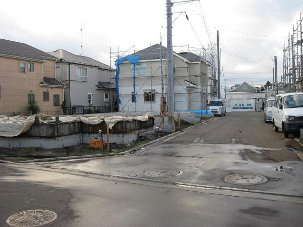 Local photos, including front road. Local (11 May 2013) Shooting