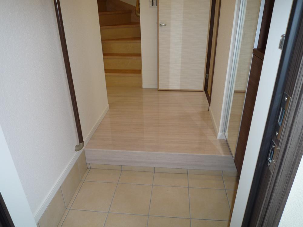 Entrance. Local (11 May 2013) Shooting