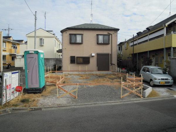 Local appearance photo. Local (12 May 2013) Shooting