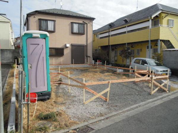 Local photos, including front road. Local (12 May 2013) Shooting