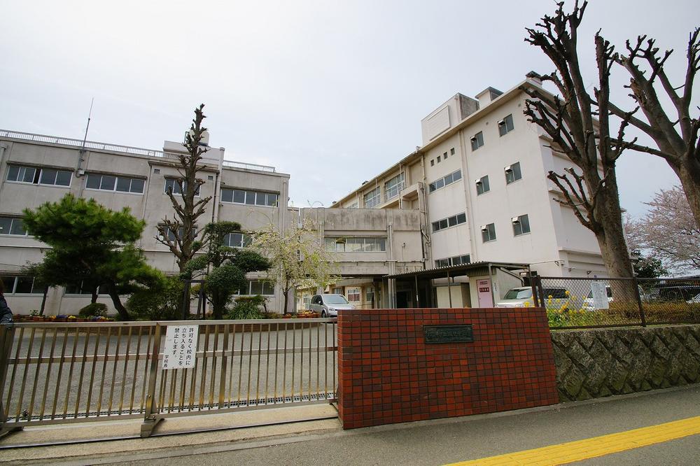 Junior high school. Seya 1300m until junior high school