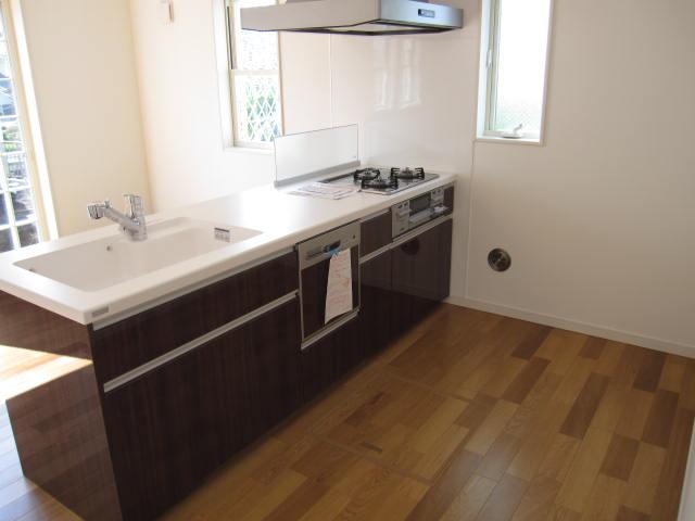 Kitchen. Indoor (10 May 2013) Shooting