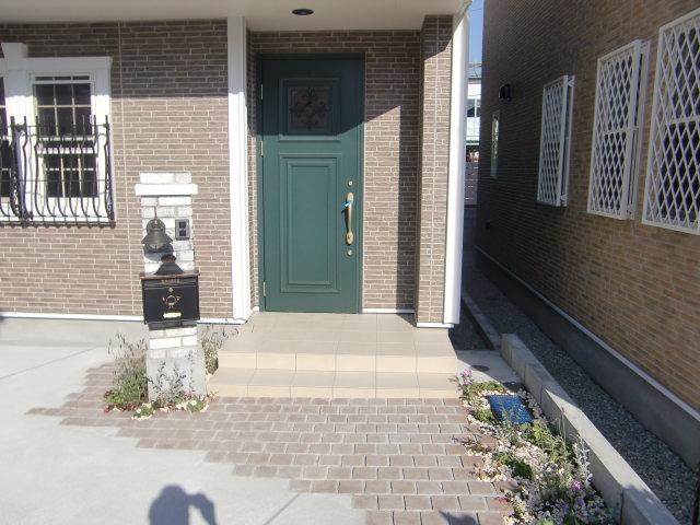 Local appearance photo. Local (12 May 2013) Shooting