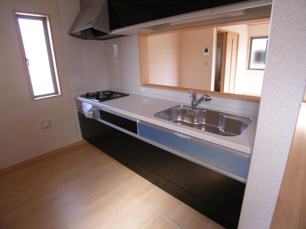 Kitchen. High Popular, Counter Kitchen! 