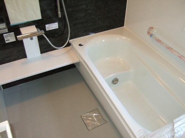 Bathroom. Indoor (September 2013) Shooting. 25 Building