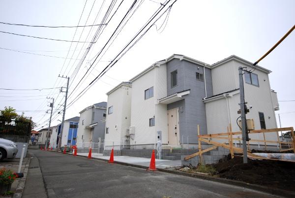 Local photos, including front road. Local (September 2013) Shooting.