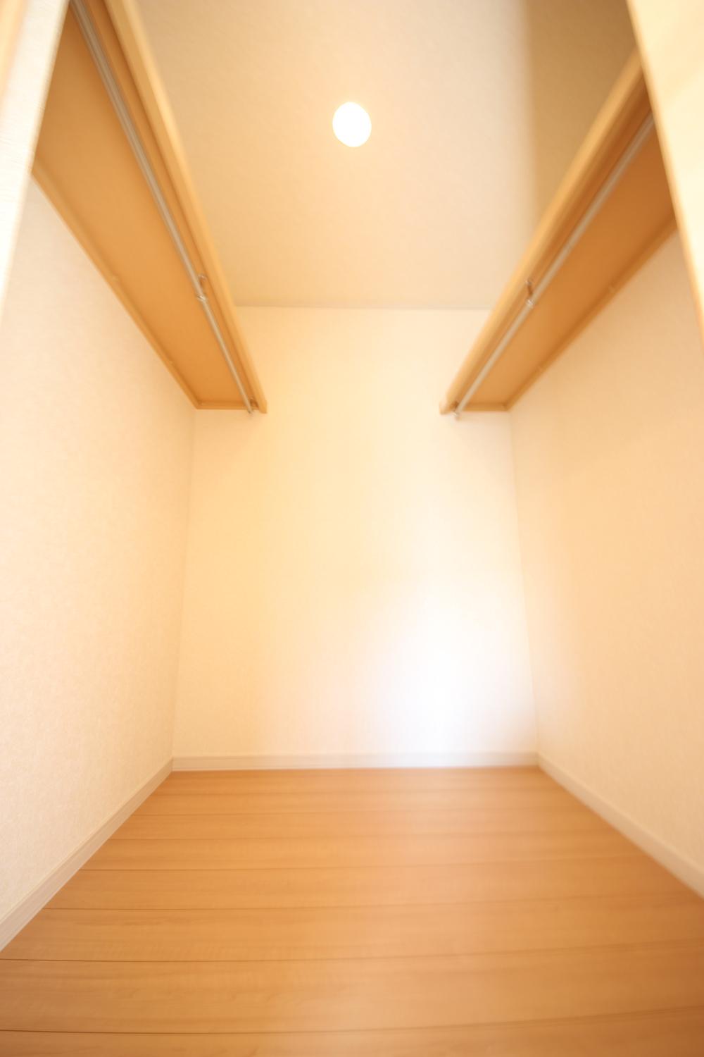 Receipt. It is a walk-in closet of the same specification.