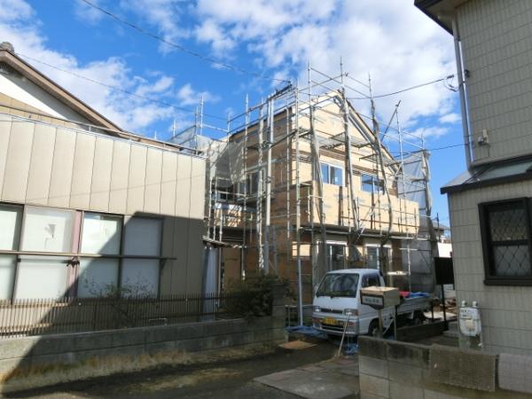 Local photos, including front road. Local (12 May 2013) Shooting