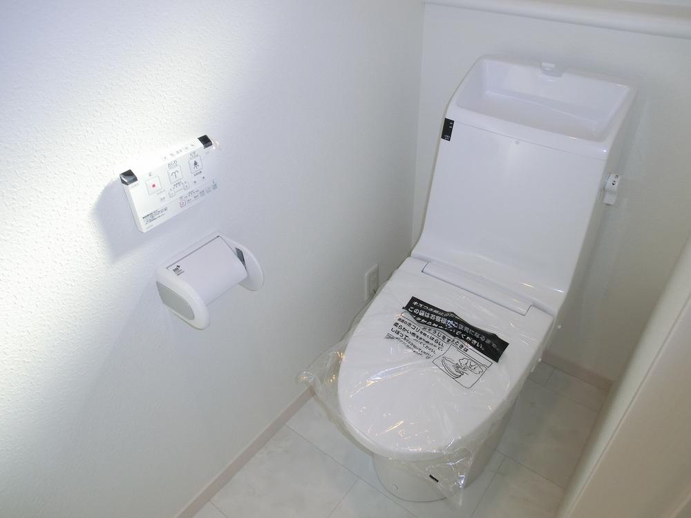 Toilet. Toilet (August 2013) Shooting