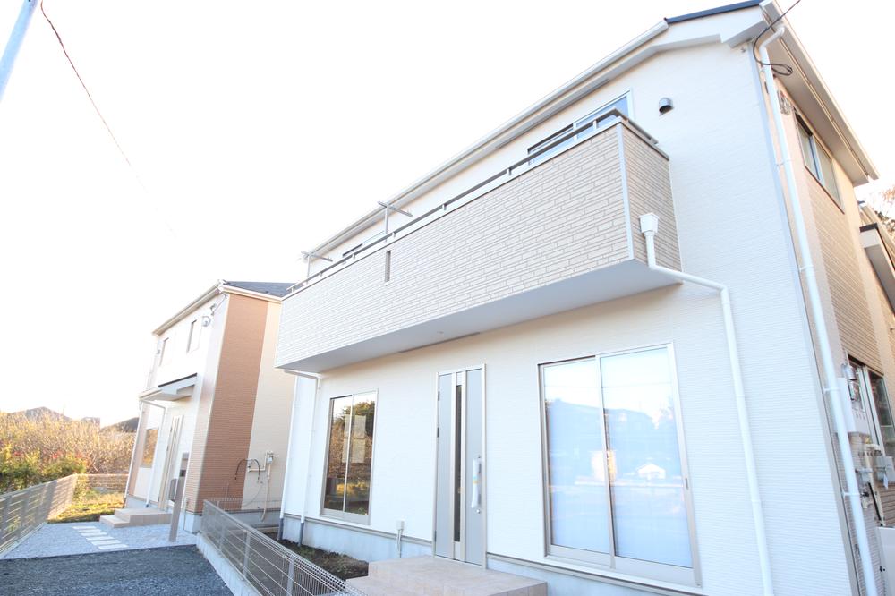 Local appearance photo. Local (11 May 2013) Shooting