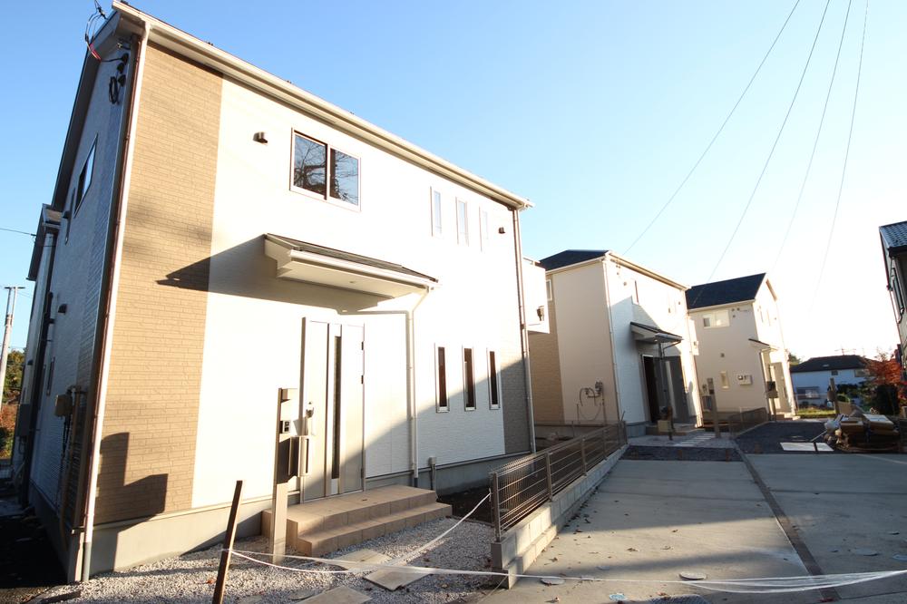 Local appearance photo. Local (11 May 2013) Shooting