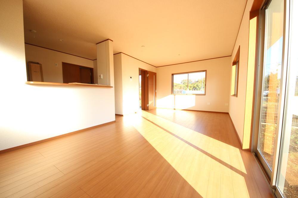 Living. Local (11 May 2013) Shooting