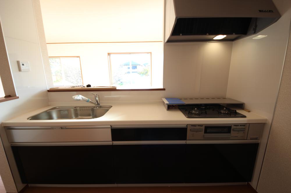 Kitchen. Local (11 May 2013) Shooting