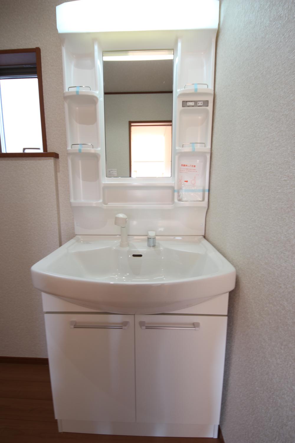 Wash basin, toilet. Local (11 May 2013) Shooting