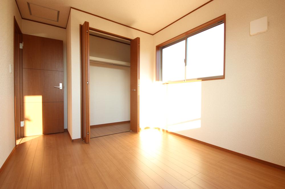 Non-living room. Local (11 May 2013) Shooting